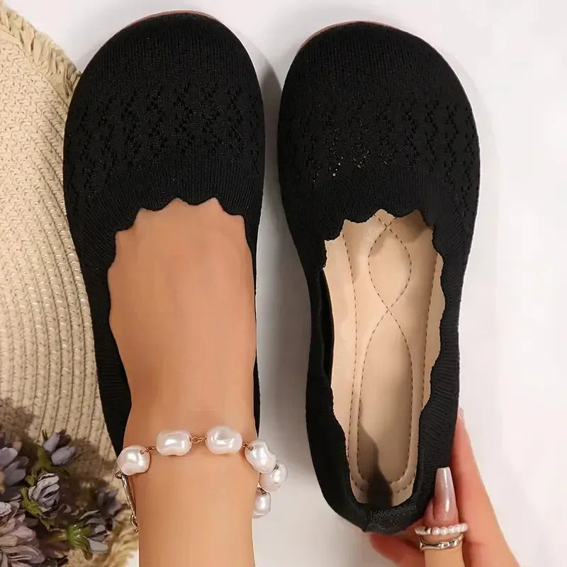 Comfortable Slip On Shoes for Women with Knit Upper Scalloped Edge Cushioned Flat Ballet Style
