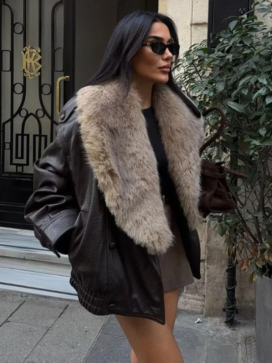 Elegant Faux Fur Collar Leather Jacket for Women with Long Sleeve Oversized Snap Button Style