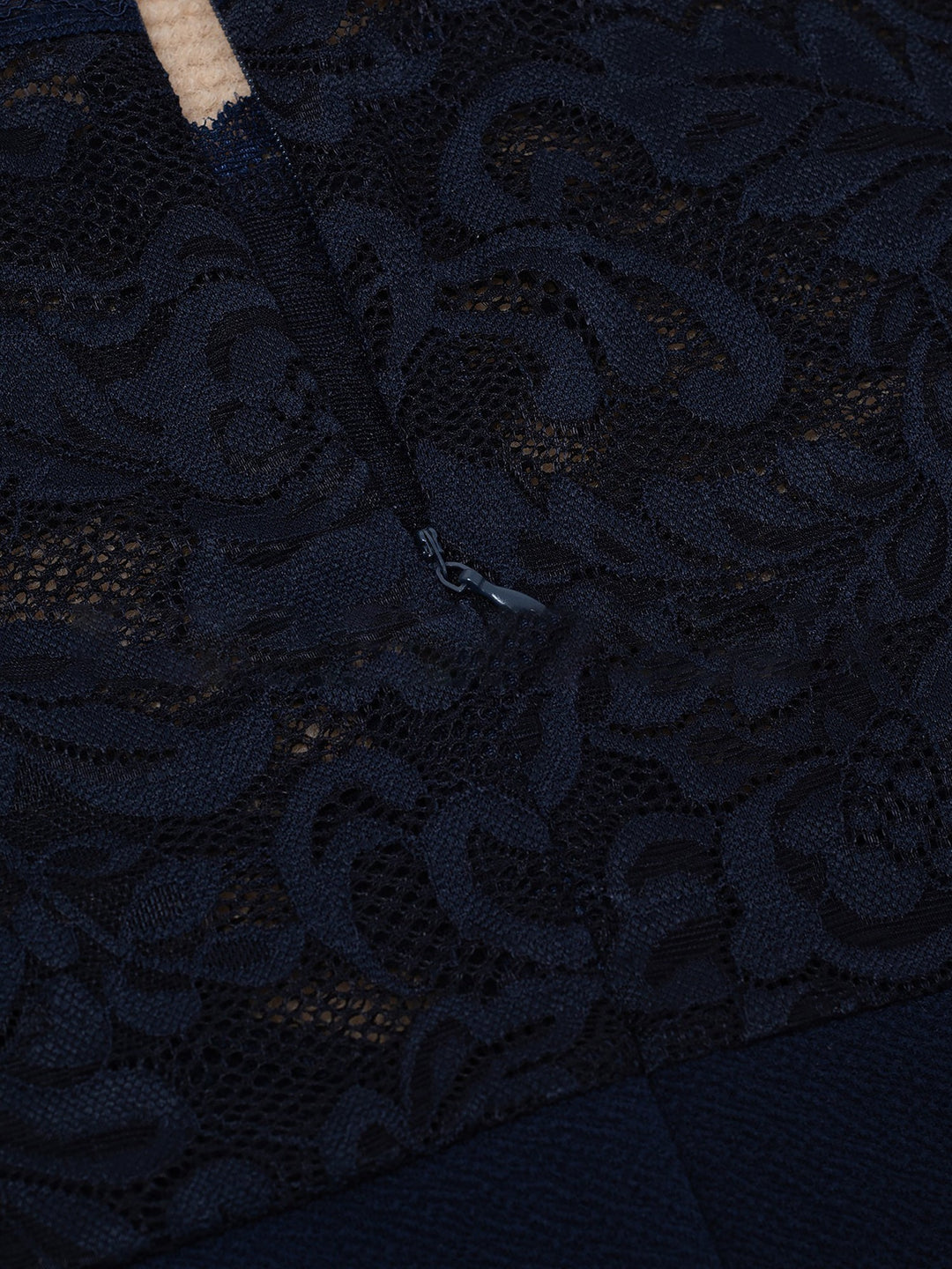 Elegant Mother of the Bride Lace Bodycon Dress for Women with High Neck Sleeve Style